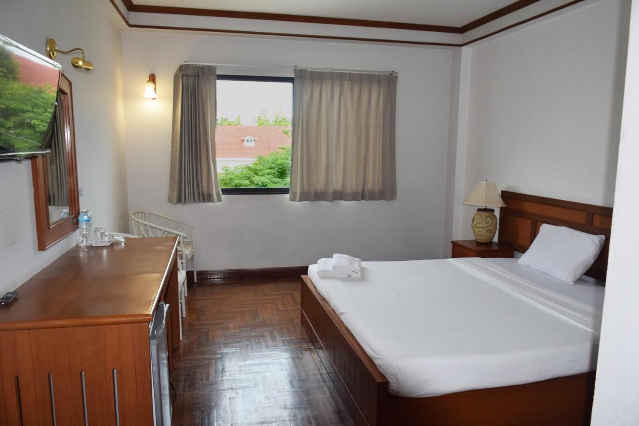 Puangpen Villa Hotel HHQ Eksteriør billede